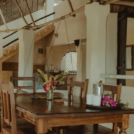 Banana House And Wellness Centre Hotel Lamu Exterior photo