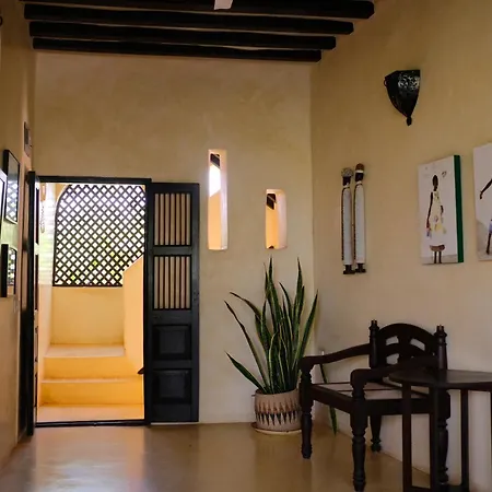 Banana House And Wellness Centre Hotel Lamu Exterior photo